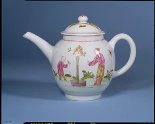 Teekanne mit Taubenschlag und zwei Chinoiserie-Figuren, wahrscheinlich 1770-75